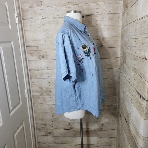 Plus size button down - Picture 2 of 6